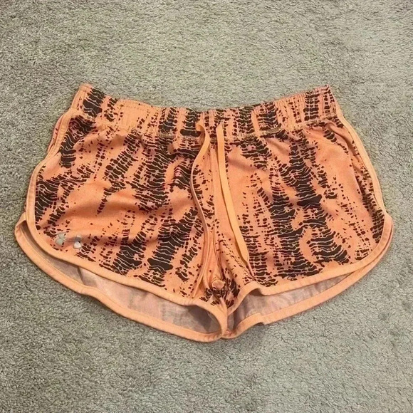 Small UNDER ARMOUR ABSTRACT ATHLETIC SHORTS ORANGE & BLACK HEAT GEAR - Picture 6 of 12